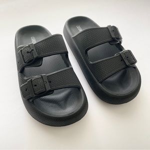 Cushionaire Fame Recovery Cloud Slides in Women’s Size 7 in Black